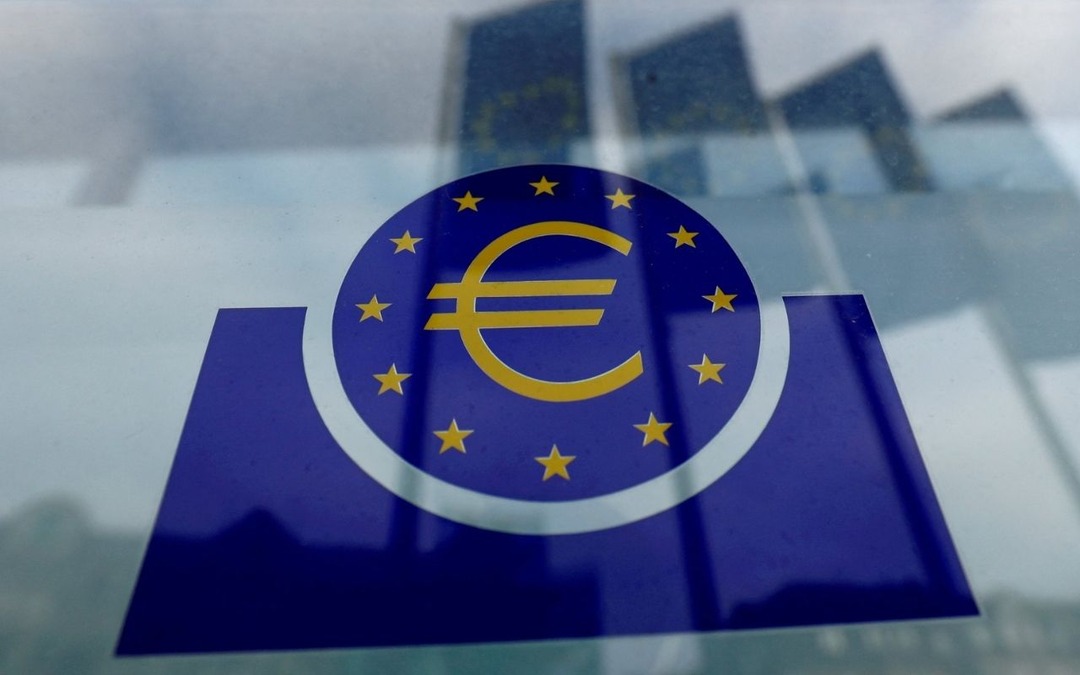 Euro B&ouml;lgesi'nin dış ticaret fazlası 18,4 milyar euro oldu