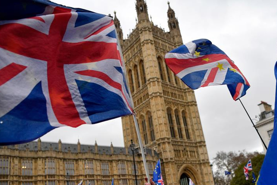 &Ouml;nc&uuml; veriler a&ccedil;ıklandı! İngiltere'de &ouml;zel sekt&ouml;r faaliyetleri aralıkta ivme kazandı
