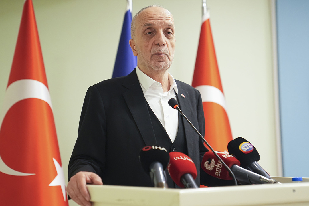 Asgari &uuml;cret zammı i&ccedil;in kritik g&uuml;n! T&Uuml;RK-İŞ bug&uuml;n masaya oturacak mı? Başkan Atalay a&ccedil;ıkladı: "Amacımız sabote etmek değil"