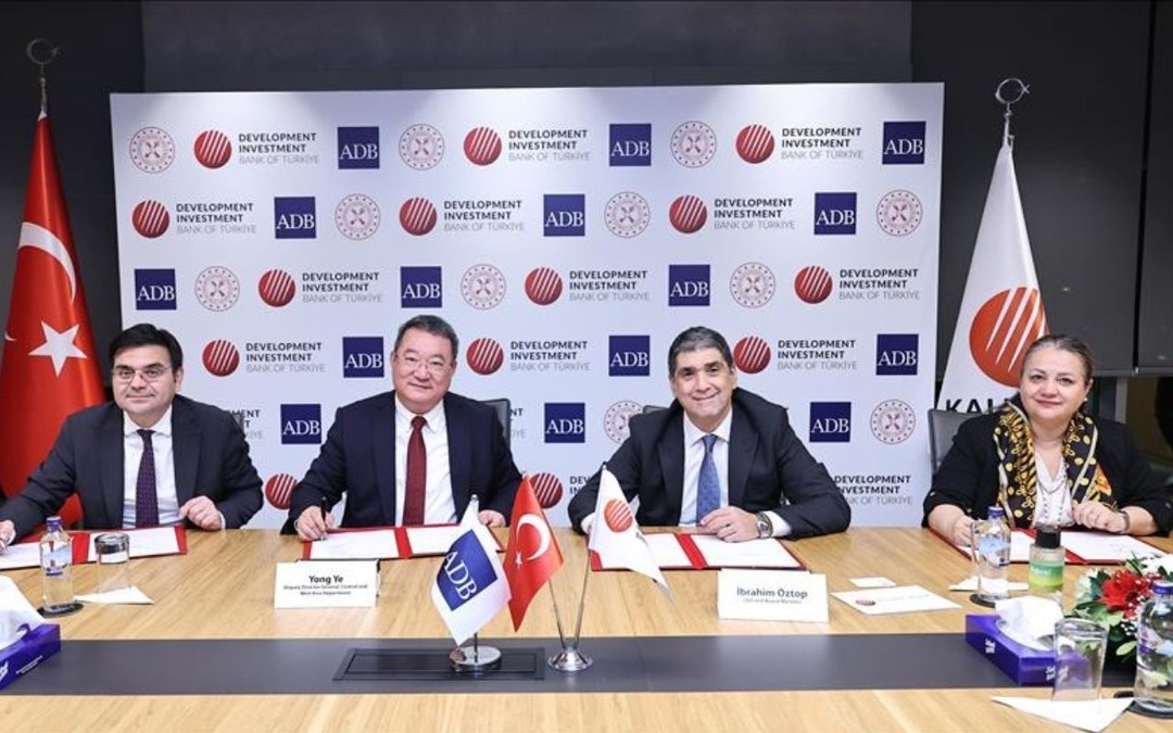 TKYB ve Asya Kalkınma Bankası'ndan 325 milyon dolarlık kredi anlaşması 