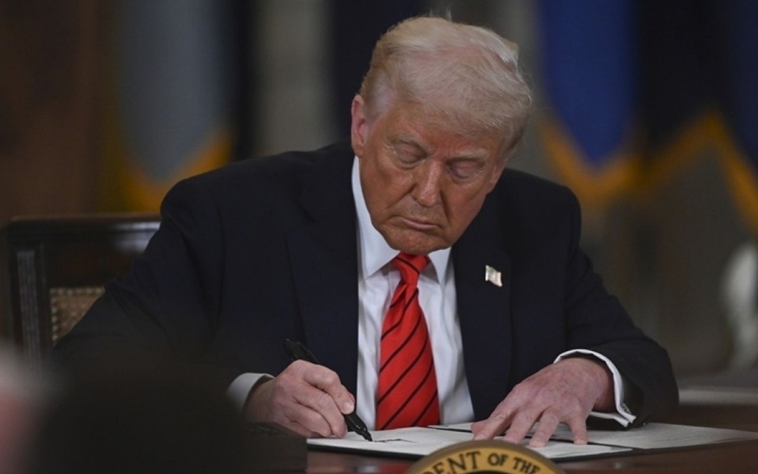 Trump'tan Suriye'ye jest: 901 milyar dolarlık imzayı attı!