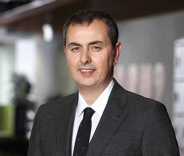 İş Bankası Genel M&uuml;d&uuml;r&uuml; Hakan Aran'dan 'Sıkı para politikası' uyarısı! "Mola vermeli" 