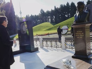 Cumhurbaşkanı Yardımcısı Yılmaz, Bak&uuml;'de