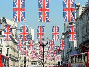 İngiltere ekonomisinde soğuma sinyalleri: İkinci &ccedil;eyrek verisi aşağı revize edildi