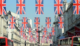 İngiltere ekonomisinde soğuma sinyalleri: İkinci &ccedil;eyrek verisi aşağı revize edildi