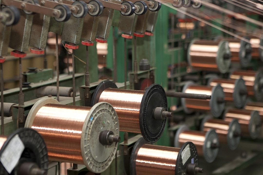 Tarihi zirve g&ouml;r&uuml;ld&uuml;! 2009'dan bu yana bir ilk: Bakır fiyatı 12 bin doları aştı