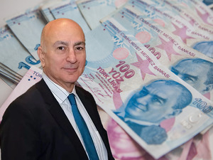 Dolar bazlı asgari &uuml;cret kıyası doğru mu? Mahfi Eğilmez'den dikkat &ccedil;eken analiz