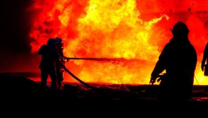 Rusya'nın Temryuk Limanı'ndaki petrol deposunda yangın &ccedil;ıktı