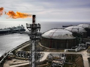 Rusya yıllık 100 milyon ton LNG ihracat hedefini erteledi
