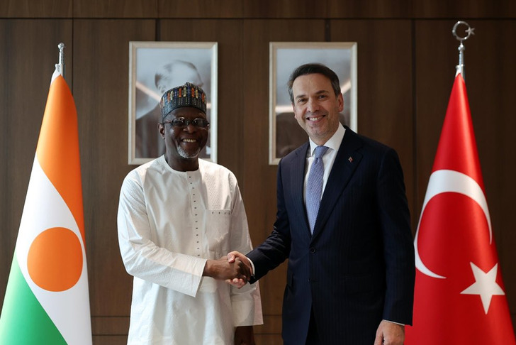 Bakan Bayraktar, Nijer Dışişleri Bakanı ile işbirliği imkanlarını g&ouml;r&uuml;şt&uuml;