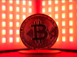 Zirvede alanlar zararda! Bu sene hayal kırıklığı yaşattı: Bitcoin y&uuml;zde 30 geri &ccedil;ekildi