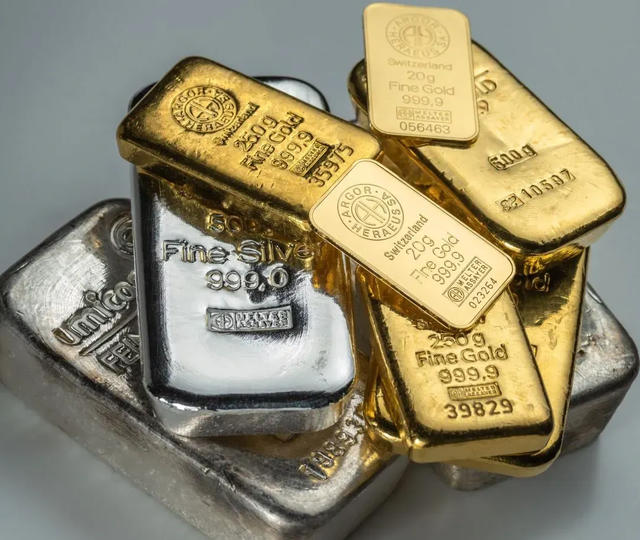 Altın mı yoksa g&uuml;m&uuml;ş m&uuml;? Dev bankadan yanıt geldi: "&Ccedil;ok y&uuml;kseldiler"