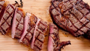 Kırmızı et fiyatları T&uuml;rkiye'de neden rekor kırıyor?