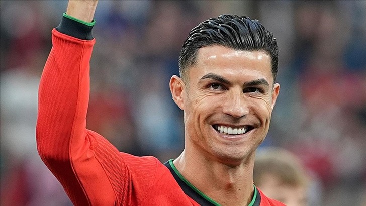Gol&uuml; atıyor, serveti kapıyor: Ronaldo&rsquo;nun her gol&uuml; i&ccedil;in &ouml;denen rakam dudak u&ccedil;uklattı