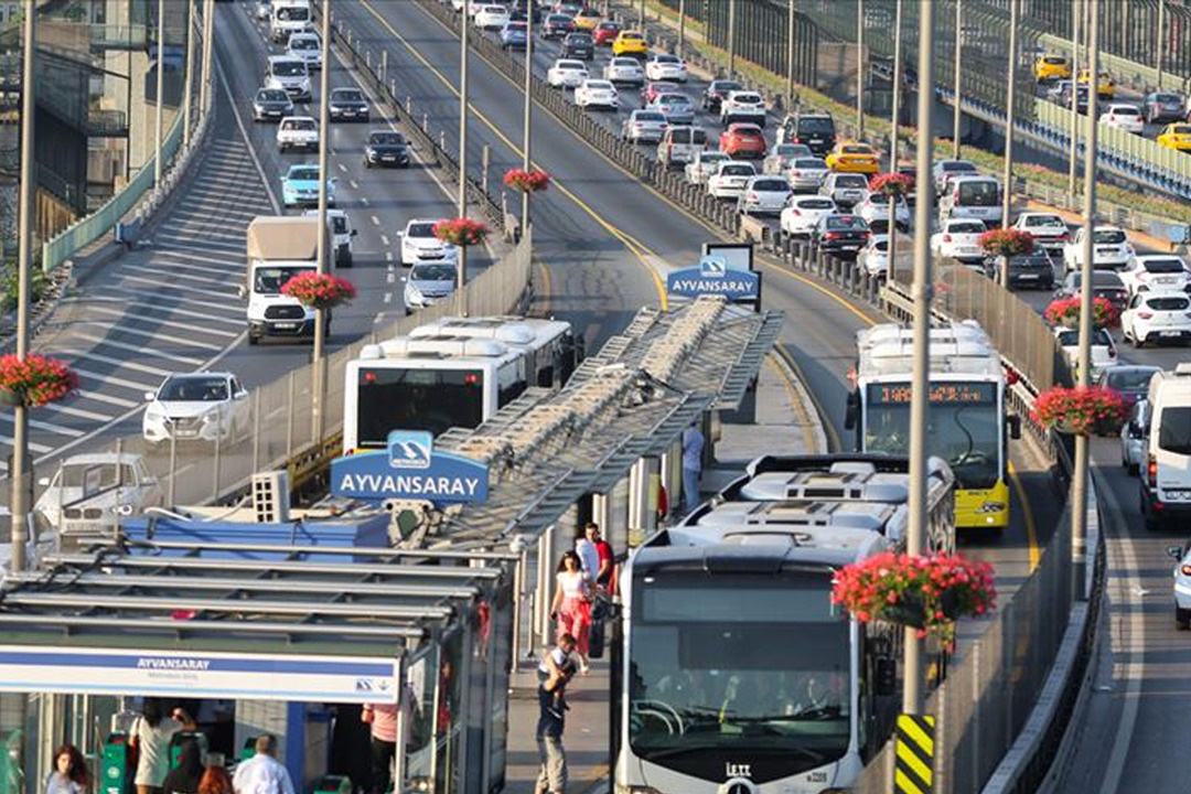 İBB'den yılbaşı tarifesi! Ulaşım &uuml;cretsiz, seferler artırıldı