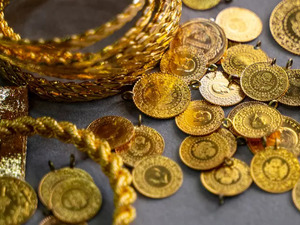 T&uuml;rk Lirası'ndaki değer kaybı yatırımcıları sarı metale y&ouml;nlendirdi: Yastık altında 705 milyar dolarlık altın var