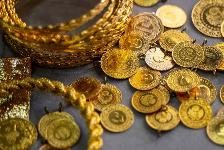 T&uuml;rk Lirası'ndaki değer kaybı yatırımcıları sarı metale y&ouml;nlendirdi: Yastık altında 705 milyar dolarlık altın var