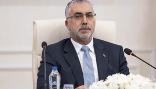 Bakan Işıkhan'dan iş g&uuml;c&uuml; yorumu! "&Uuml;lkemizin g&uuml;&ccedil;l&uuml; geleceğini inşa edeceğiz"