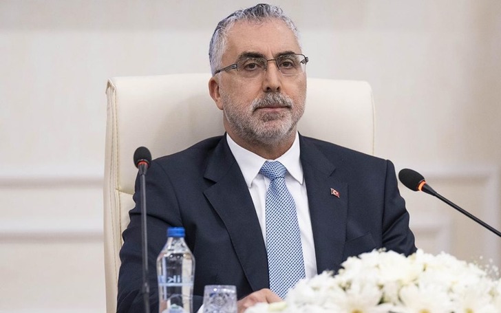 Bakan Işıkhan'dan iş g&uuml;c&uuml; yorumu! "&Uuml;lkemizin g&uuml;&ccedil;l&uuml; geleceğini inşa edeceğiz"