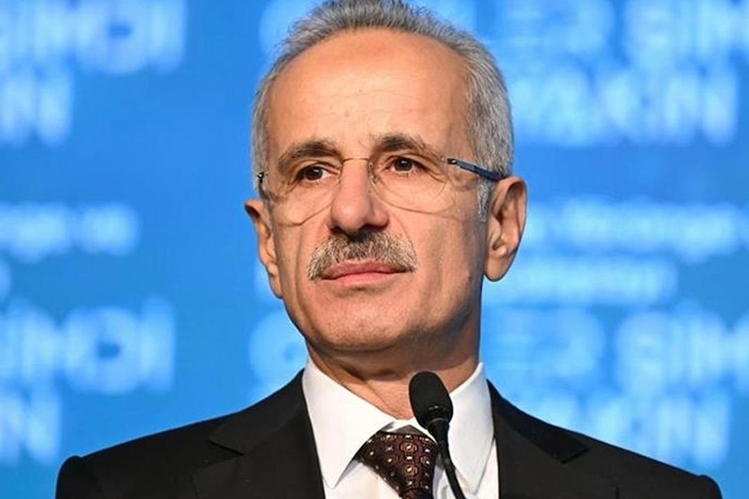 Bakan Uraloğlu'ndan k&ouml;pr&uuml; ve otoyol ge&ccedil;iş &uuml;cretlerine ilişkin a&ccedil;ıklama