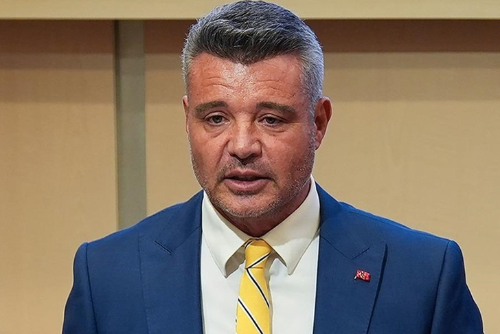 Sadettin Saran resmen a&ccedil;ıkladı! Fenerbah&ccedil;e se&ccedil;ime gidiyor