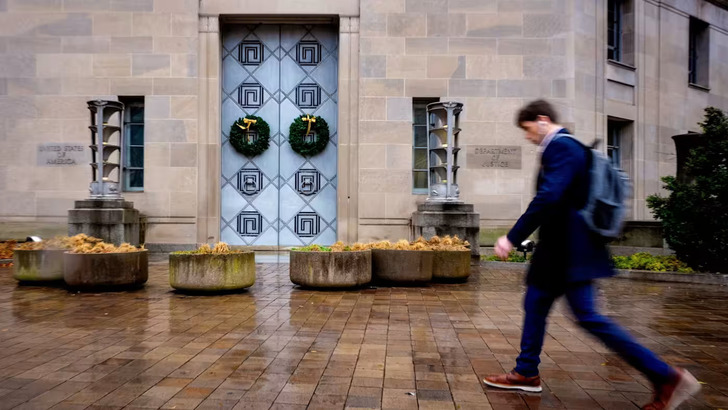 2025&rsquo;te ABD&rsquo;de Para Cezalarında Sert D&uuml;ş&uuml;ş: Gelirler %60&rsquo;tan Fazla Azaldı