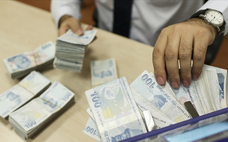 Emekli ve memurun g&ouml;z&uuml; zamda! Milyonlar i&ccedil;in geri sayım başladı