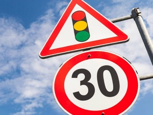 Trafikte beklenen oldu! 58 binden fazla levha kaldırıldı