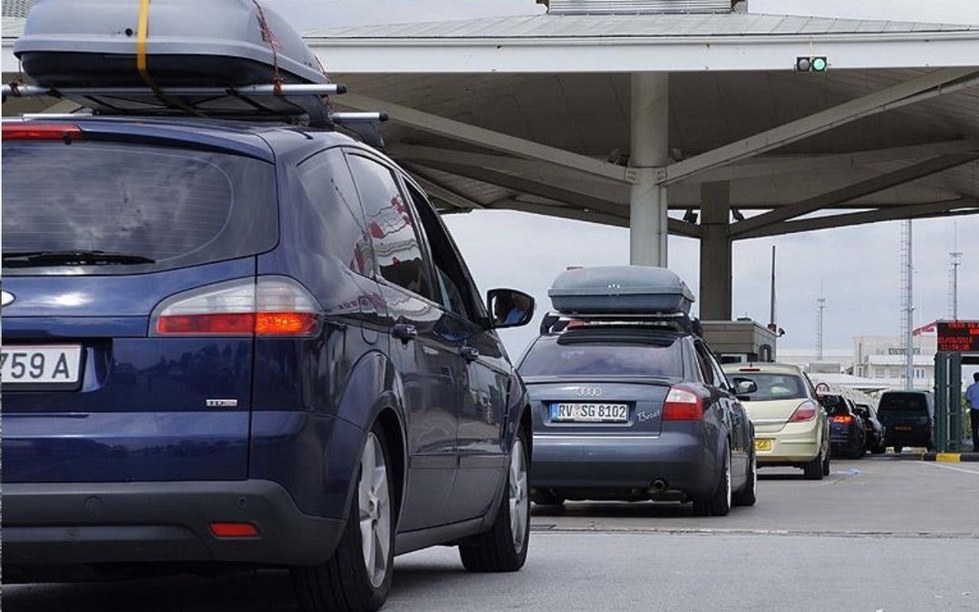 Yabancı plakalı ara&ccedil;lara g&uuml;mr&uuml;k freni: &Ouml;demede yeni d&uuml;zene ge&ccedil;ildi