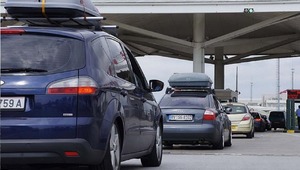 Yabancı plakalı ara&ccedil;lara g&uuml;mr&uuml;k freni: &Ouml;demede yeni d&uuml;zene ge&ccedil;ildi