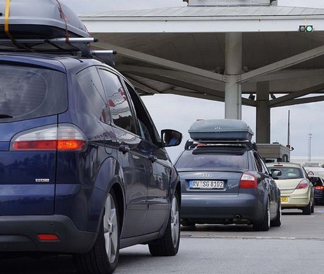 Yabancı plakalı ara&ccedil;lara g&uuml;mr&uuml;k freni: &Ouml;demede yeni d&uuml;zene ge&ccedil;ildi