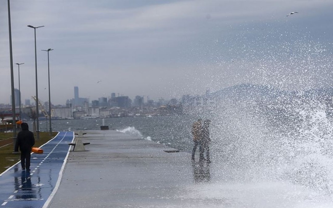 İstanbullular dikkat! Lodos uyarısı geldi
