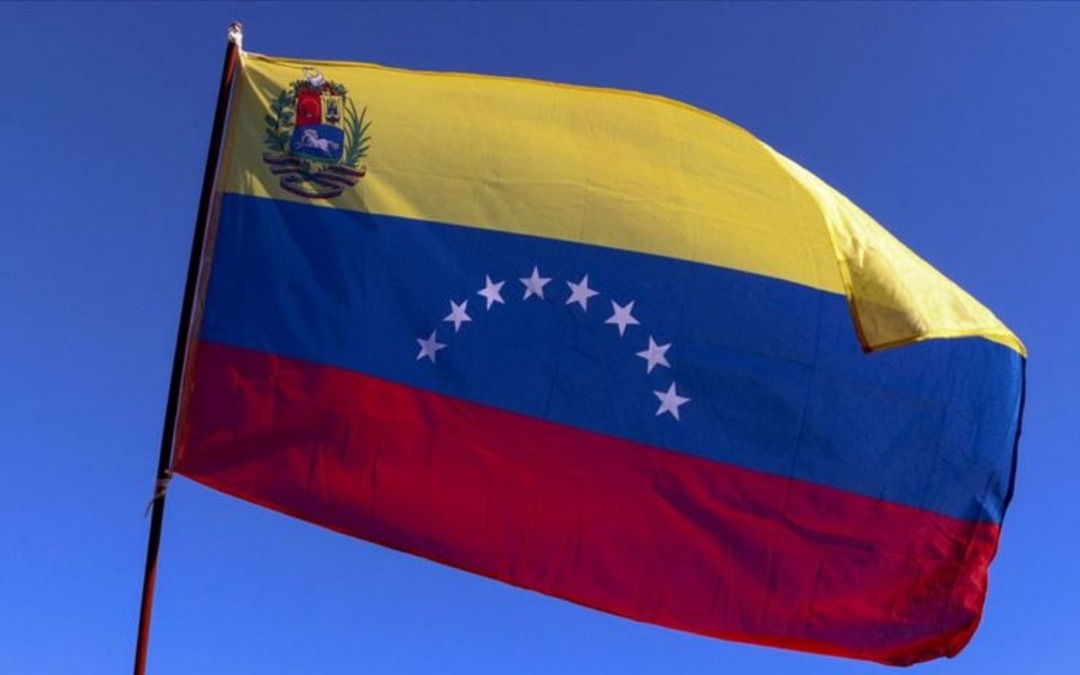 Venezuela'da bombalar patladı! Y&ouml;netim ABD'yi su&ccedil;ladı