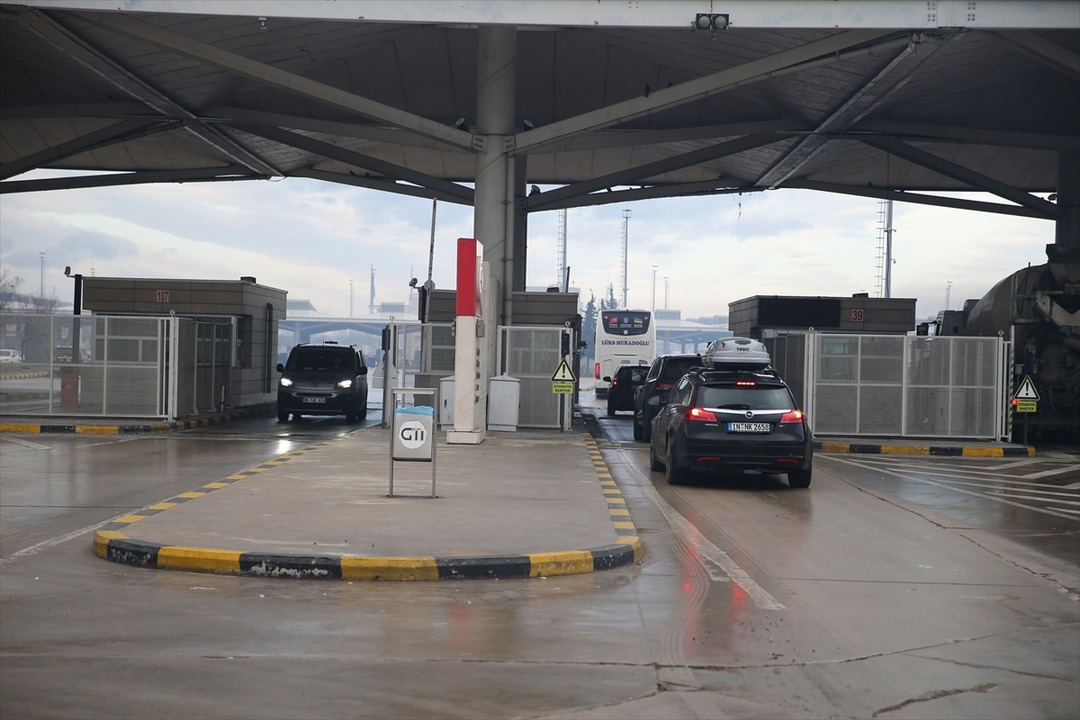 Trakya g&uuml;mr&uuml;k kapılarından 2025'te 15 milyondan fazla yolcu ge&ccedil;ti
