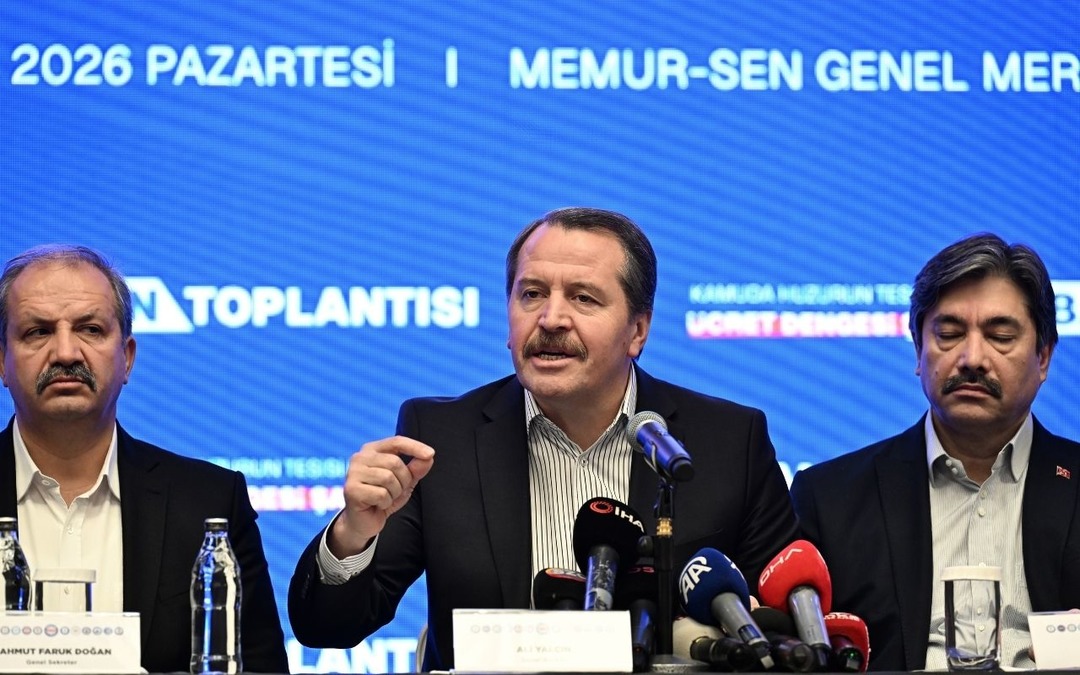 Memur-Sen Başkanı: Emekliliğe de yansıyacak seyyanen zam yapılmalı