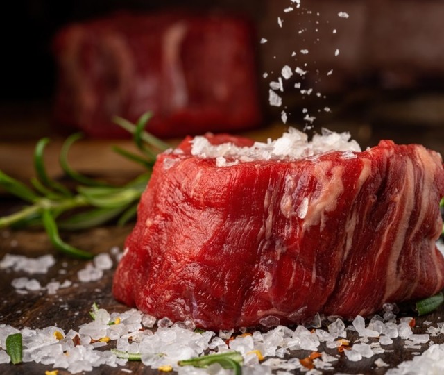 T&uuml;rkiye&rsquo;de et fiyatları d&uuml;nyadan koptu: Dana eti ilk kez o seviyeyi aştı