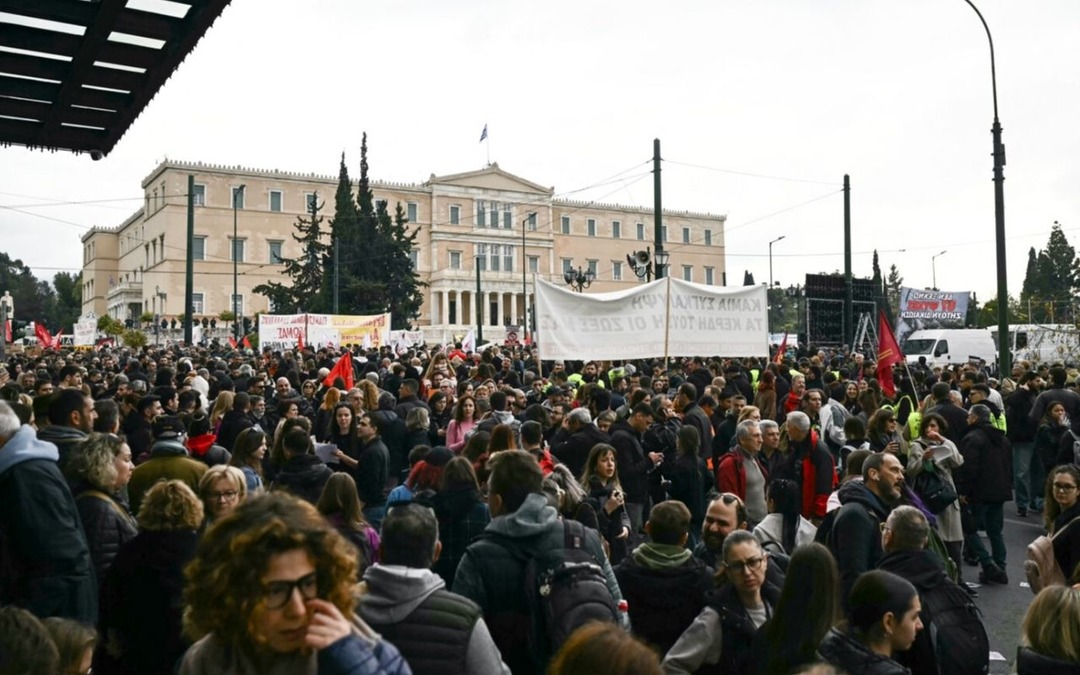 &Ccedil;ift&ccedil;ilerden sonra sıra pazar esnafında: Yunanistan'da grev b&uuml;y&uuml;yor
