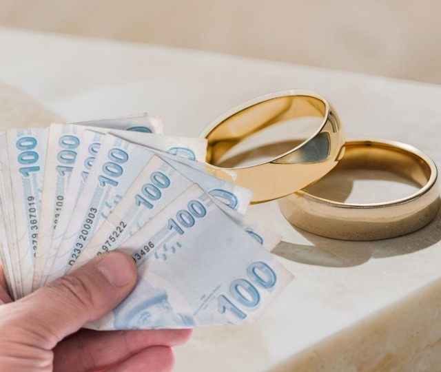 Evlenecek &ccedil;iftlere 500 bin TL'lik geri &ouml;demesiz &ccedil;eyiz m&uuml;jdesi