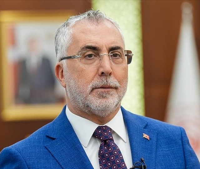 Uzun s&uuml;redir konuşuluyordu! Bakan Işıkhan a&ccedil;ıkladı: Uzaktan ve yarı zamanlı &ccedil;alışma d&uuml;zenlemesinde son aşama