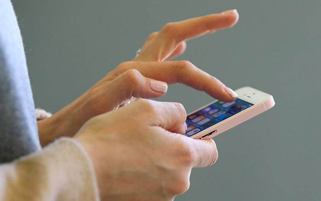 K&uuml;resel akıllı telefon sevkiyatları ge&ccedil;en yıl y&uuml;zde 2 arttı