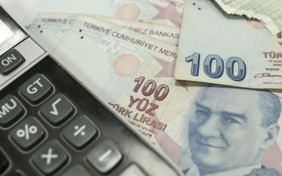 T&uuml;rkiye Kamu-Sen'den memur ve emeklilere "ek zam" talebi