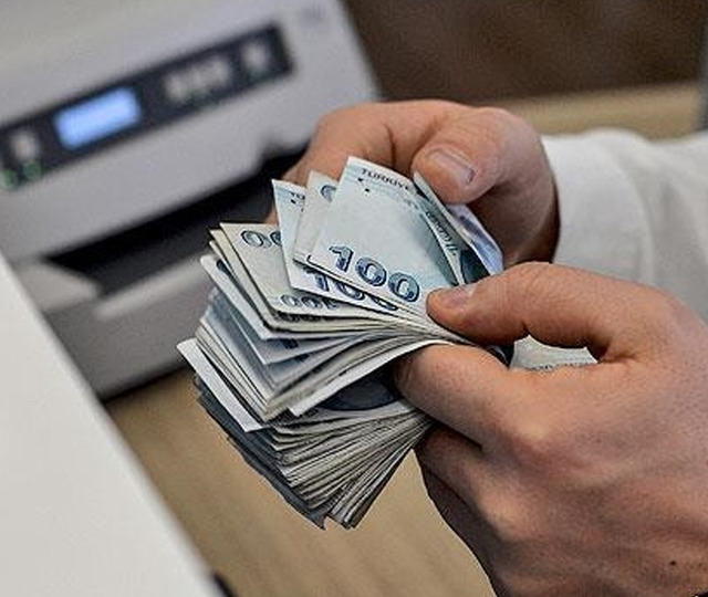 T&Uuml;RK-İŞ'ten emekli maaşı &ccedil;ıkışı! "20 bin TL ile ge&ccedil;inmek m&uuml;mk&uuml;n değil"