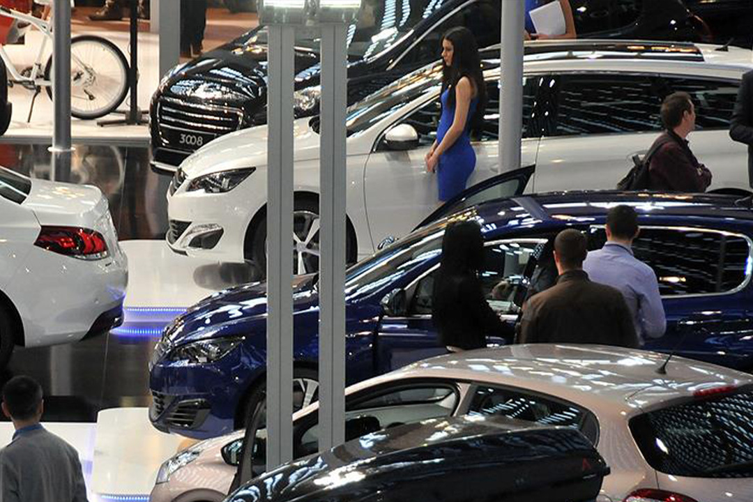 Kanada, &Ccedil;in'den ithal elektrikli ara&ccedil;lara getirdiği y&uuml;zde 100 ek g&uuml;mr&uuml;k vergisini kaldıracak