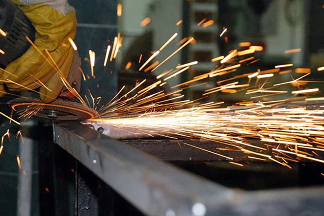 ABD'de sanayi &uuml;retimi ge&ccedil;en ay beklentileri aştı