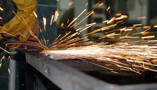 ABD'de sanayi &uuml;retimi ge&ccedil;en ay beklentileri aştı