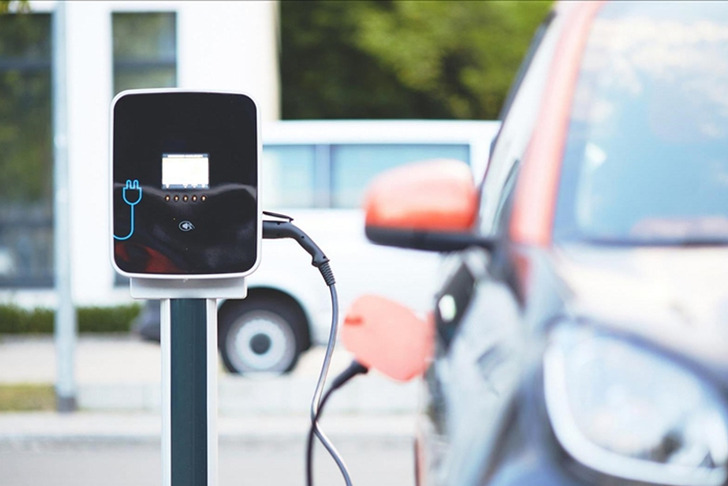 T&uuml;rkiye'de trafiğe kayıtlı elektrikli otomobil sayısı 370 bini aştı