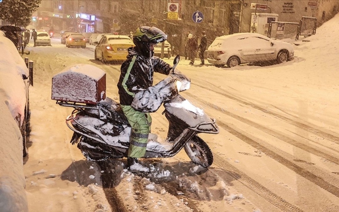 İstanbul Valiliğinden ağır taşıtlar ve kuryelere ilişkin a&ccedil;ıklama