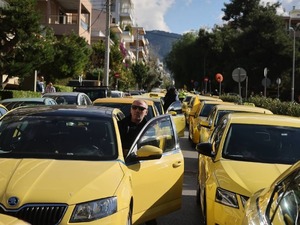 Atina'da taksiciler 48 saatlik greve başladı