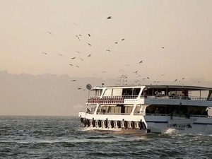 İzmir'de arabalı vapur seferleri iptal edildi