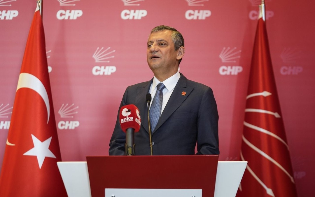 &Ouml;zg&uuml;r &Ouml;zel&rsquo;den Erdoğan&rsquo;a: "Hatay&rsquo;ı birlikte gezelim"